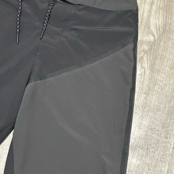 Men's American Eagle Small Swim Shorts Trunks Board Hybrid Black Gray Drawstring - Picture 5 of 9